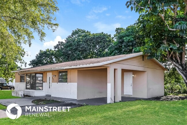 Photo - 5801 Royal Palm Blvd