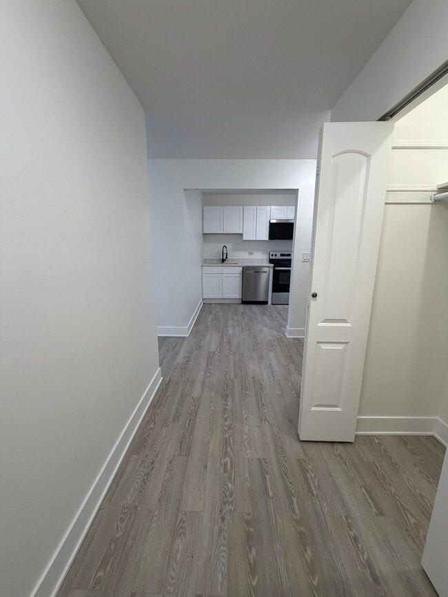 Photo - 7200 N Claremont Ave