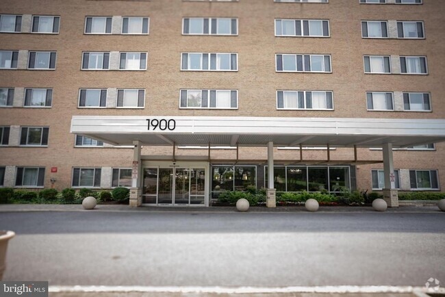 Building Photo - 1900 Lyttonsville Rd Unit 514 Rental
