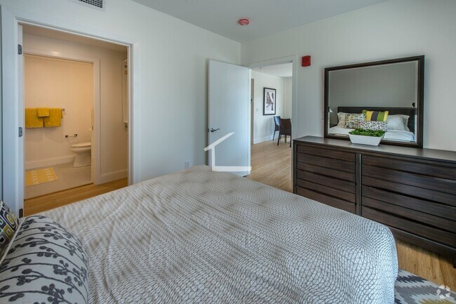Building Photo - Top-notch and unique... Rental