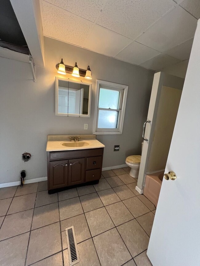 Photo - Spacious 3 Bedroom 1 Bath!