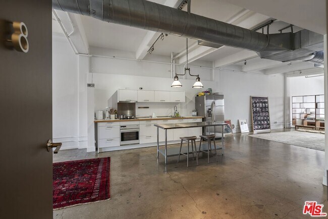 Photo - 814 S Spring St Unidad 8