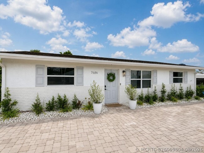 Photo - 7686 SE Hilltop Terrace