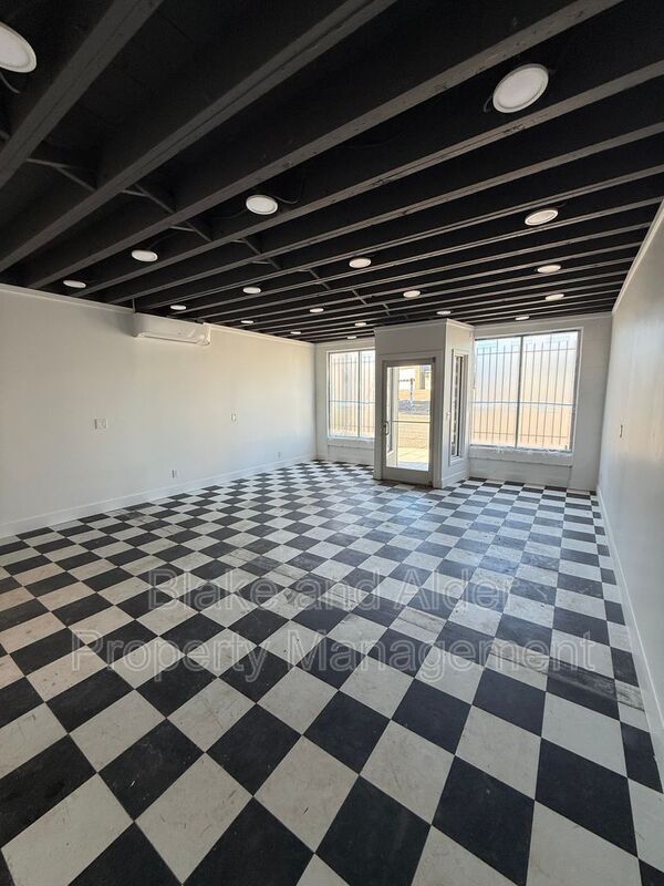 Photo - 3552 NE Sandy Blvd