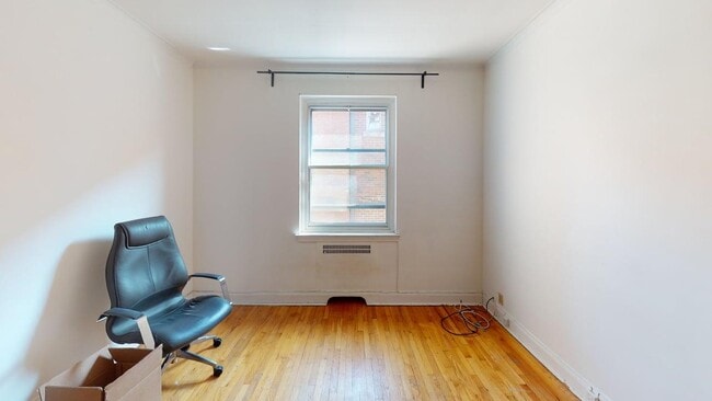 Photo - 5050 Av Roslyn