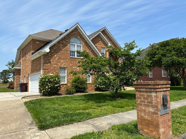 Photo - 1320 Club House Dr