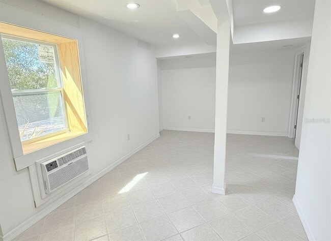 Photo - 707 40th St W Unidad A