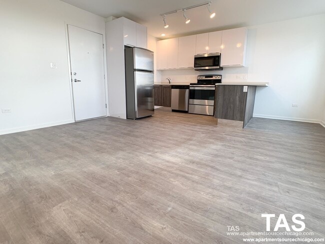 Photo - 940 W Winona St Unidad 602