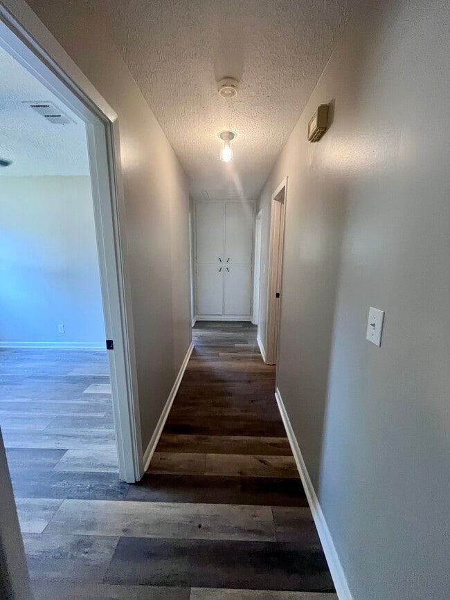 Photo - 609 Hemlock St