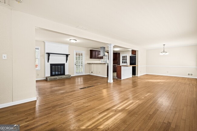 Photo - 816 Valley Creek Dr