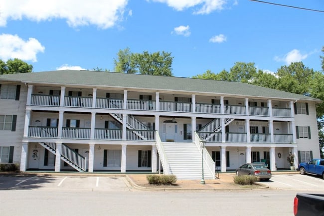 Building Photo - 622 4th St NE Rental