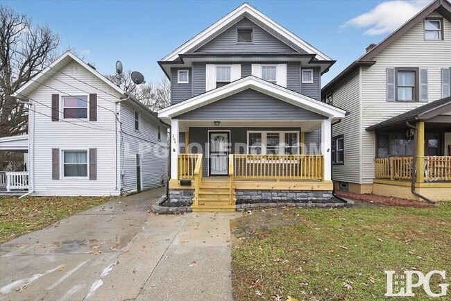 Building Photo - 2041 Loxley Rd