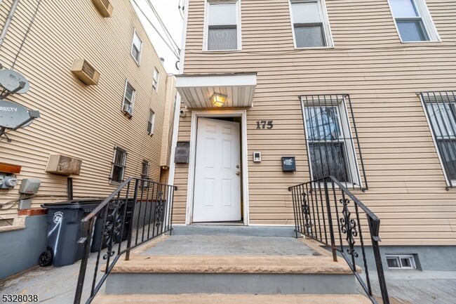 Photo - 175 2nd St Apartment