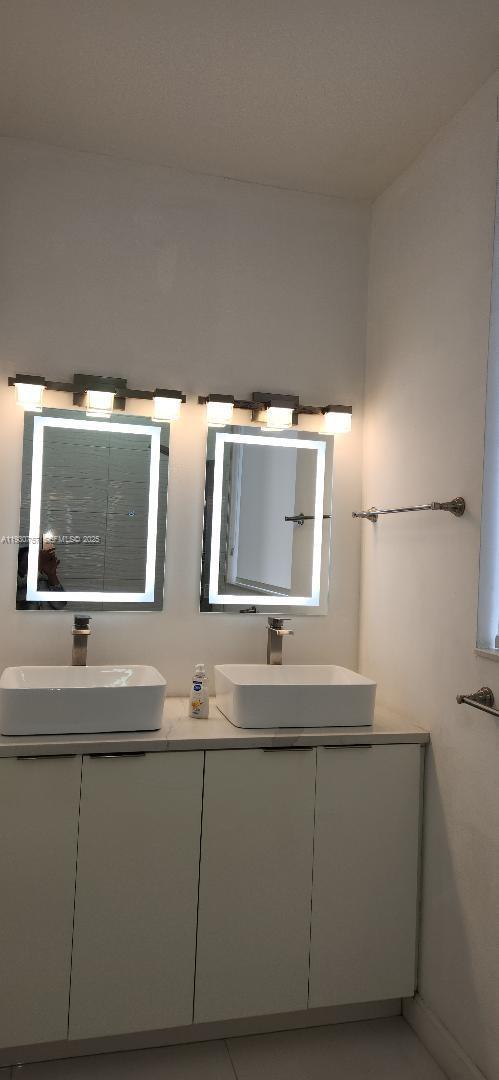 Photo - 1232 SW 17th Terrace Unit B