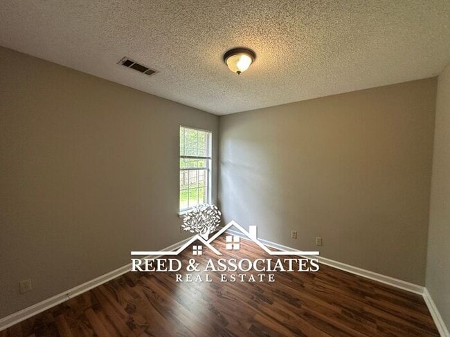 Photo - Charming Home Located on Large Corner Lot!