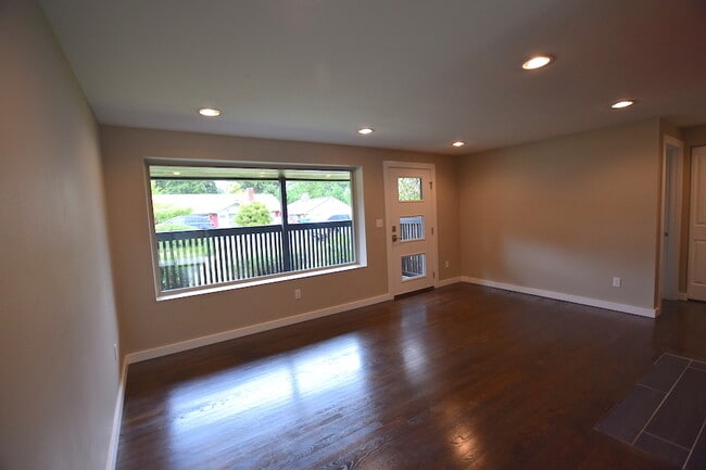 Photo - Modern 3 bed/1.75 bath in GREAT Shoreline location!!! AVAILABLE August 1st,2024