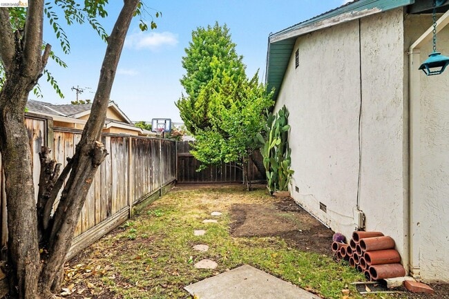 1359 Anza Way