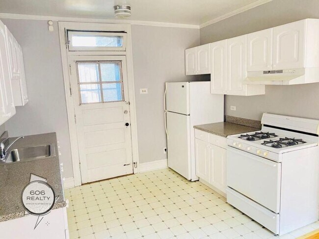 Building Photo - 1 bedroom in Chicago IL 60640 Unit 1B Rental