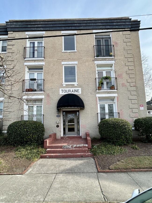 Photo - 3020 Colonial Ave