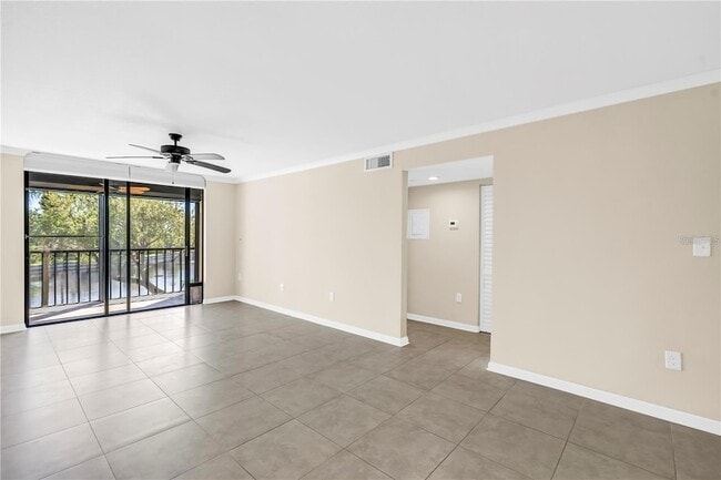 Building Photo - 1320 Pasadena Ave S Unit 203