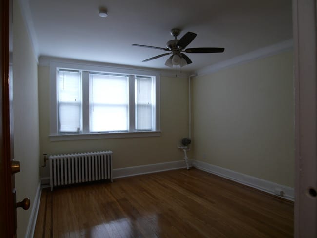Building Photo - 63 68th St Unit Apt 1