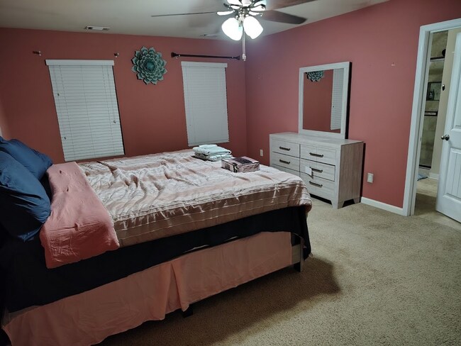 Photo - 829 Blue Hill Ln