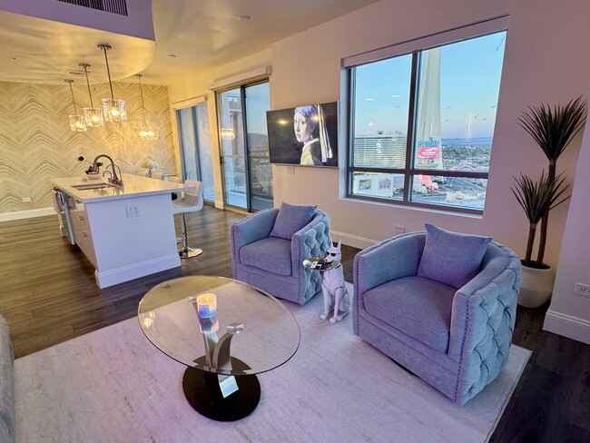 Photo - 200 W Sahara Ave Unidad 1808