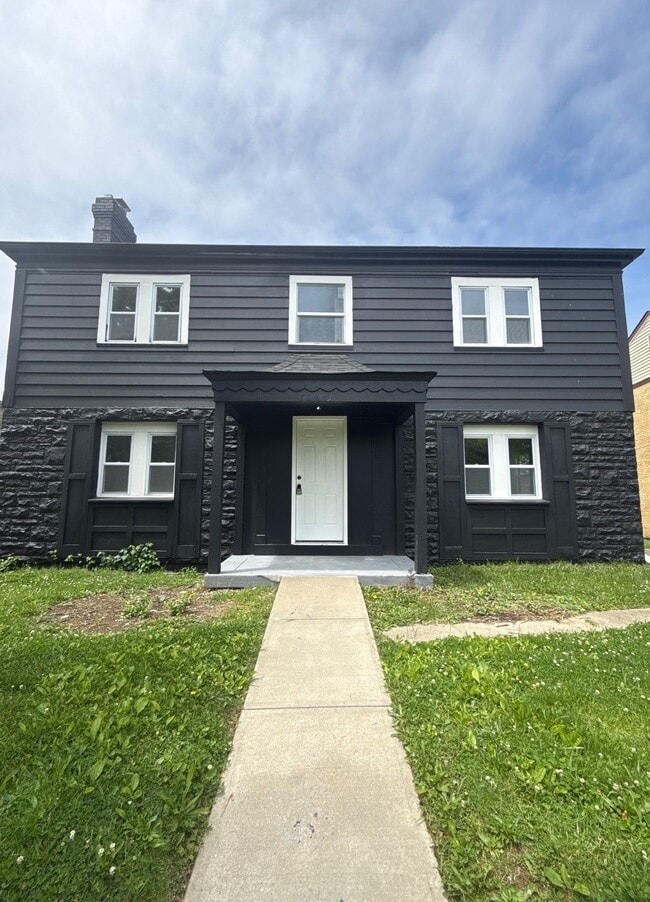 Building Photo - 7209 Brookcrest Dr Unit 2