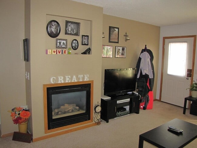 Photo - Convenient Location  *2Bed/1.5Bth plus Loft* Townhome in Apple Valley. Avail Sept. 1