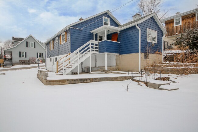 721 Ledochowski St