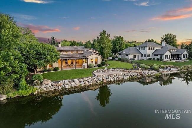 Photo - Stunning 4 Bedroom Home in The Shores | Luxury Meets Every Day Comfort