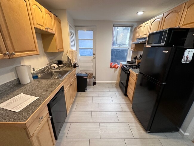 Building Photo - 119 Jersey St Unit 4 Rental