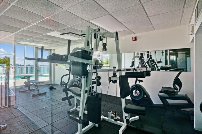 2000 Bay Dr Unidad 205