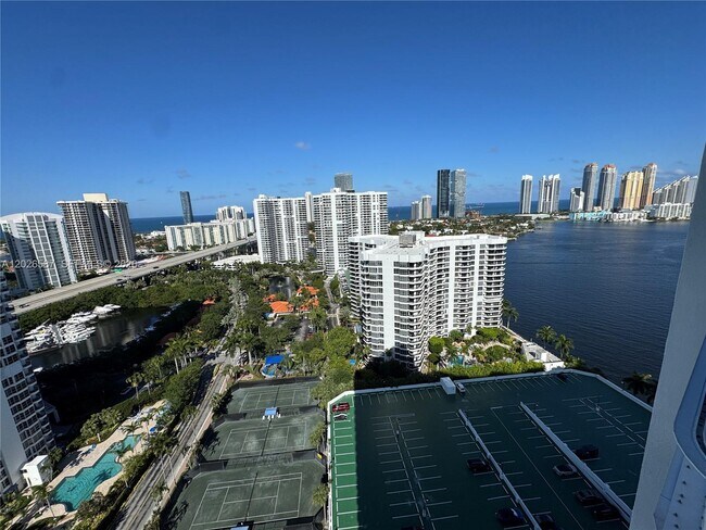 Photo - 3530 Mystic Pointe Dr Unidad 2709