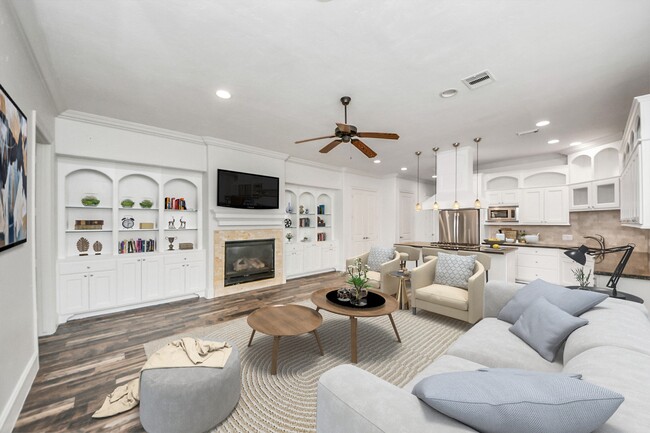 Photo - 4250 Drake St