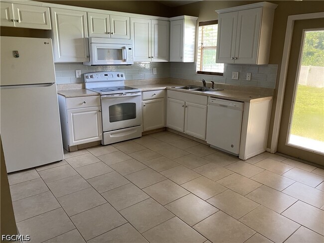 Photo - 5212 3rd St W