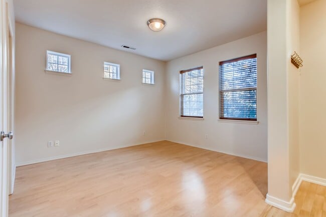 Photo - Stylish Townhome with Dual Primary Suites, Bonus Room & Prime Location Near Intel!