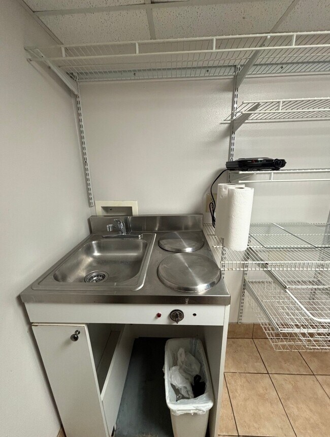 Building Photo - 928 Main St Unit 926C