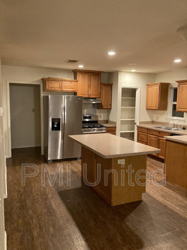 Photo - 417 N Bradshaw St