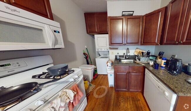 Building Photo - 344 Putnam Ave Unit 1A Rental