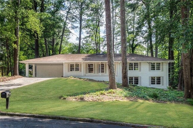 Building Photo - 2397 Sunset Dr NE