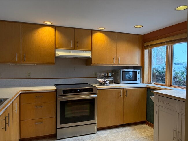 Photo - 6526 Bettys Ln