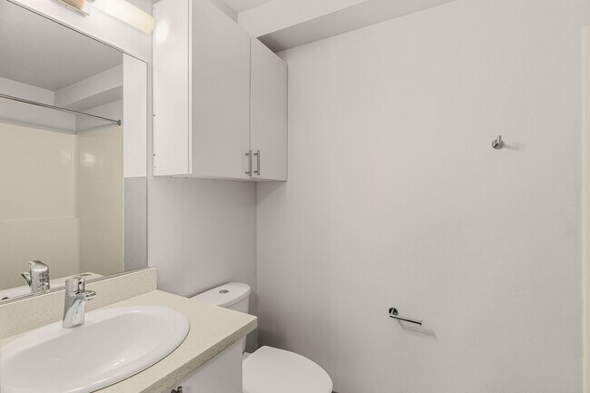 Photo - Common Capitol