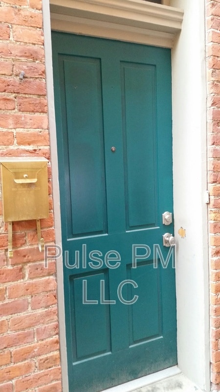 Photo - 114 E 5th St