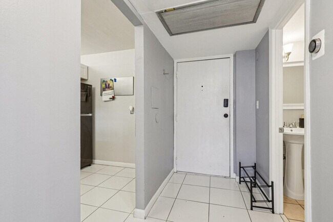 Photo - 6500 Cypress Rd Unidad 508