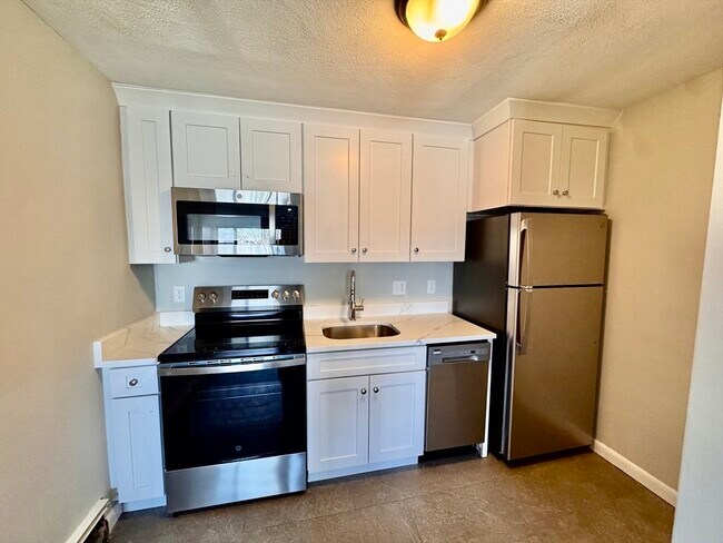 Building Photo - 97 Spring St Unit C6