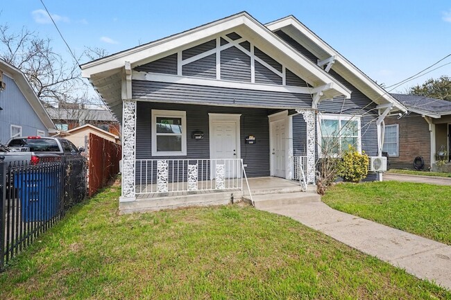 Building Photo - 4805 Belmont Ave