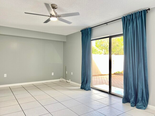 Photo - 7206 72nd Way