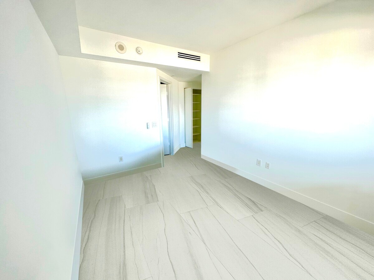 Photo - 650 NE 32nd St Unit 4201