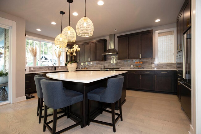 Photo - 1498 Elk Run Pl SE